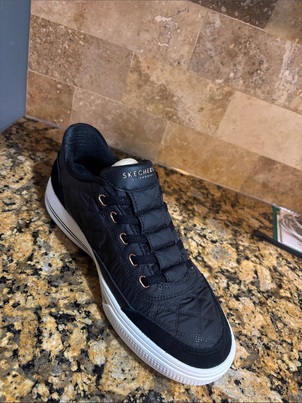 Sketchers slip ins size 9 single left shoe - Picture 3 of 5